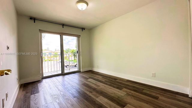 2246 Nova Village Dr ., Davie, FL 33317