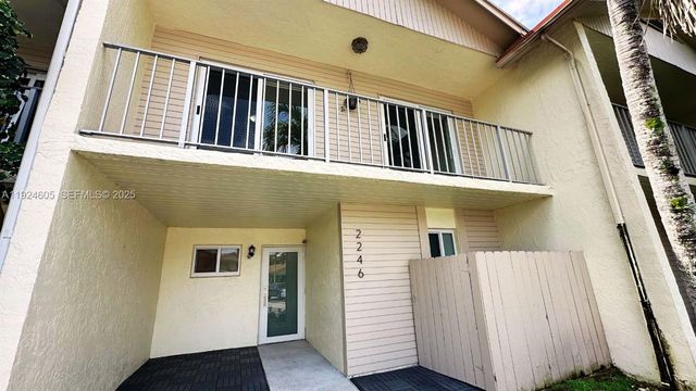 2246 Nova Village Dr ., Davie, FL 33317