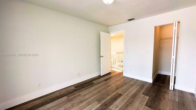 2246 Nova Village Dr ., Davie, FL 33317