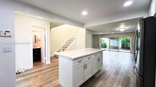 2246 Nova Village Dr ., Davie, FL 33317