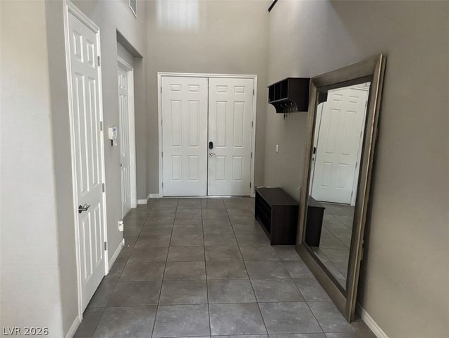 8823 Sherborne Gate Avenue, Las Vegas, NV 89148