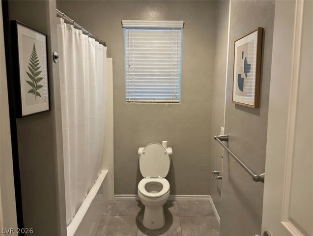 8823 Sherborne Gate Avenue, Las Vegas, NV 89148