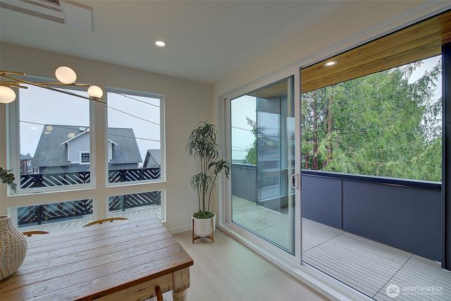 7341 California Avenue SW, Seattle, WA 98136