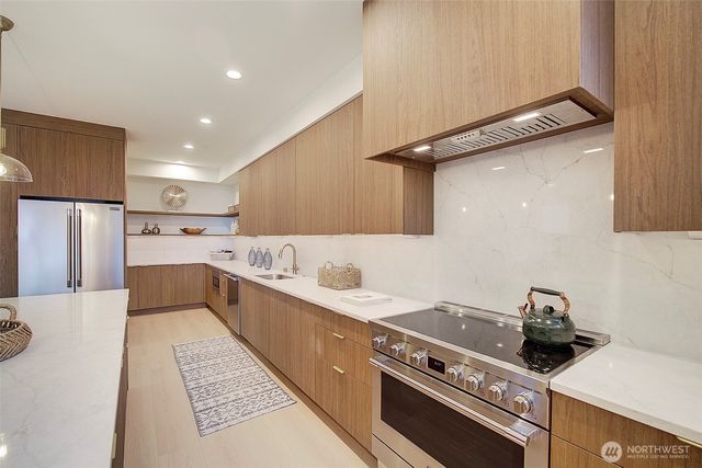 7341 California Avenue SW, Seattle, WA 98136