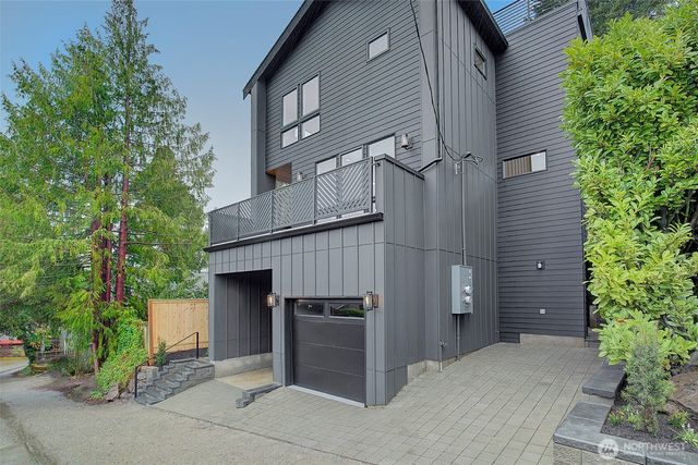 7341 California Avenue SW, Seattle, WA 98136