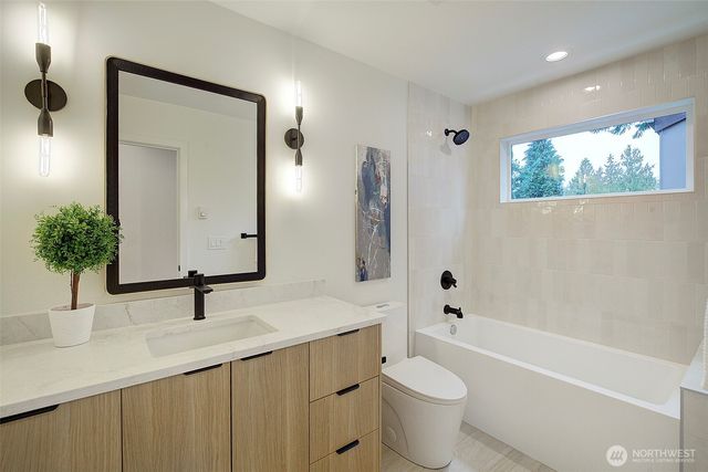 7341 California Avenue SW, Seattle, WA 98136