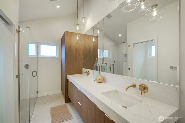 7341 California Avenue SW, Seattle, WA 98136