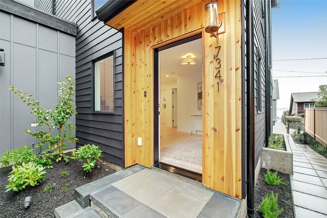 7341 California Avenue SW, Seattle, WA 98136