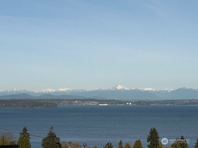 7341 California Avenue SW, Seattle, WA 98136