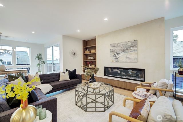 7341 California Avenue SW, Seattle, WA 98136