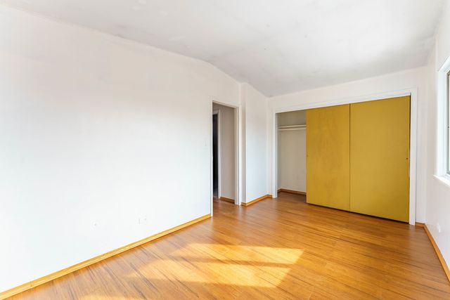 1370 Fargo Avenue E, Des Plaines, IL 60018