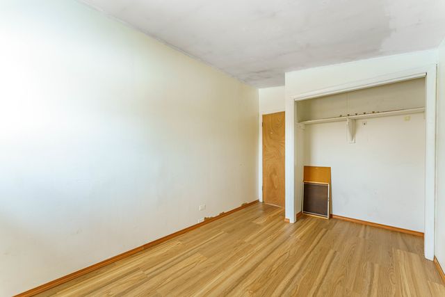 1370 Fargo Avenue E, Des Plaines, IL 60018