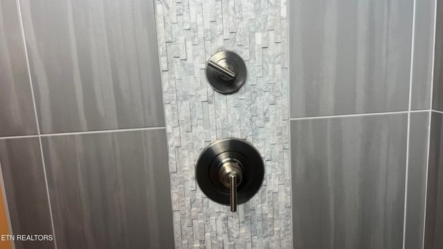 351 Trillium Tr, Lenoir City, TN 37771