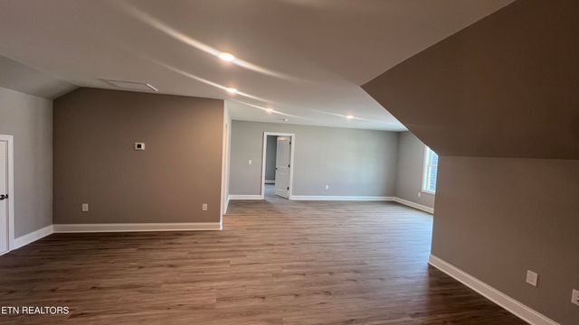 351 Trillium Tr, Lenoir City, TN 37771