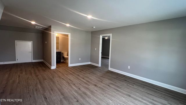 351 Trillium Tr, Lenoir City, TN 37771