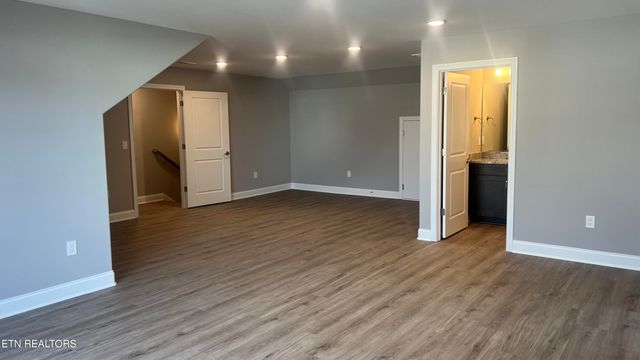 351 Trillium Tr, Lenoir City, TN 37771