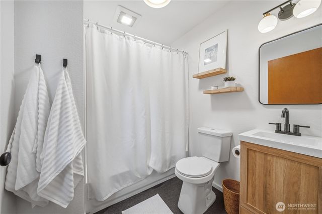 11907 103rd Avenue SW, Vashon, WA 98070
