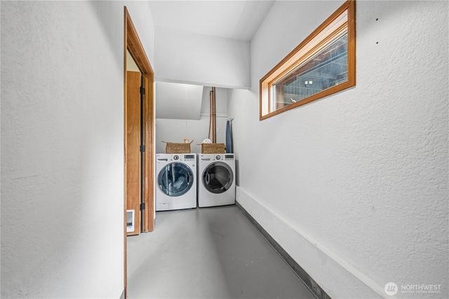 11907 103rd Avenue SW, Vashon, WA 98070