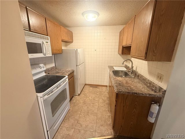 4619 Chestnut Ridge Road L, Amherst, NY 14228