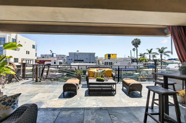 16735 Bayview Drive, Huntington Beach, CA 92649