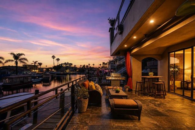 16735 Bayview Drive, Huntington Beach, CA 92649