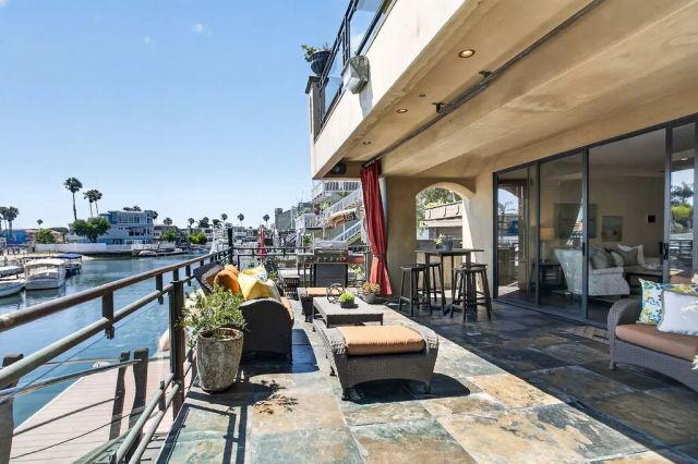16735 Bayview Drive, Huntington Beach, CA 92649