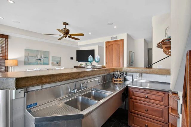 16735 Bayview Drive, Huntington Beach, CA 92649
