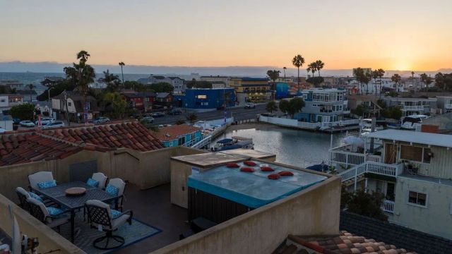 16735 Bayview Drive, Huntington Beach, CA 92649