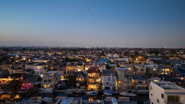 16735 Bayview Drive, Huntington Beach, CA 92649