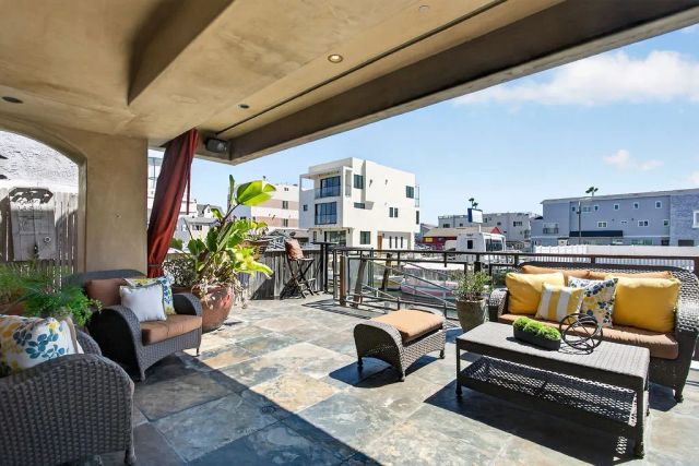 16735 Bayview Drive, Huntington Beach, CA 92649