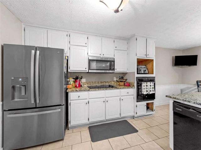 3488 Pebble Brook Lane, Stockbridge, GA 30281