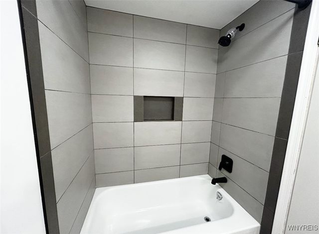 65 Guilford Lane 5, Amherst, NY 14221