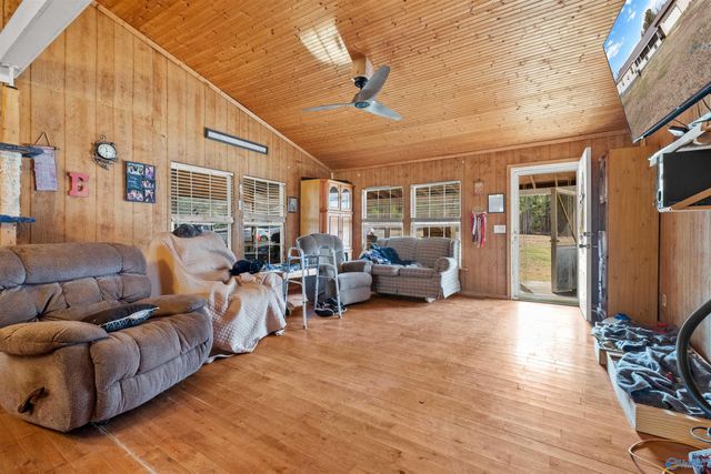 2962 County Road 140, Ider, AL 35981