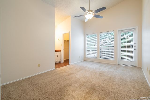 6404 Brook Cv, San Antonio, TX 78240