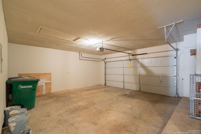 6404 Brook Cv, San Antonio, TX 78240