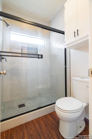 6404 Brook Cv, San Antonio, TX 78240