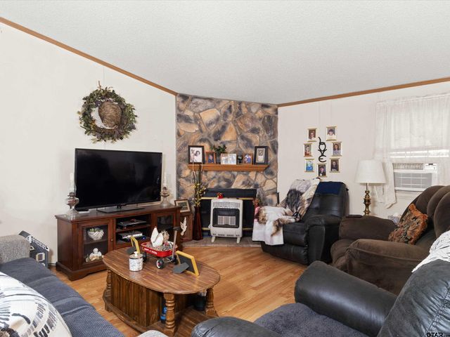 2811 medlin Rd, Gilmer, TX 75645