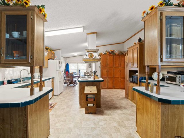 2811 medlin Rd, Gilmer, TX 75645