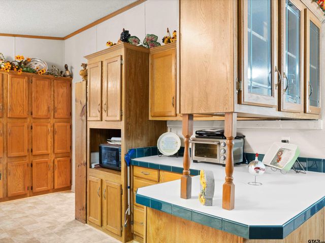 2811 medlin Rd, Gilmer, TX 75645