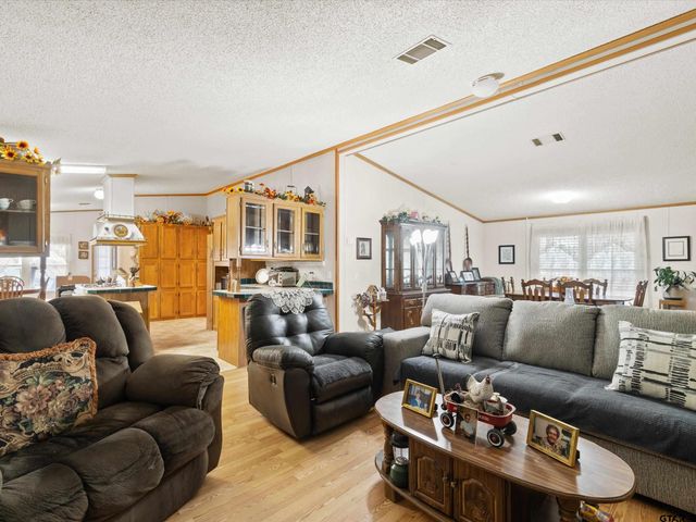 2811 medlin Rd, Gilmer, TX 75645