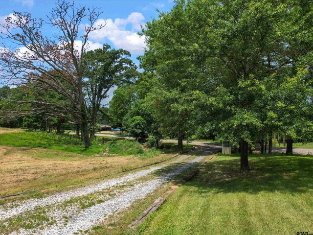 2811 medlin Rd, Gilmer, TX 75645