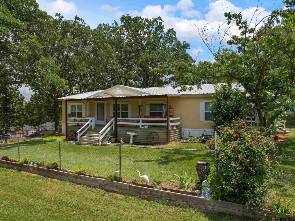 2811 medlin Rd, Gilmer, TX 75645