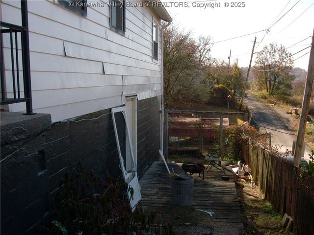 729 York Avenue, Charleston, WV 25387