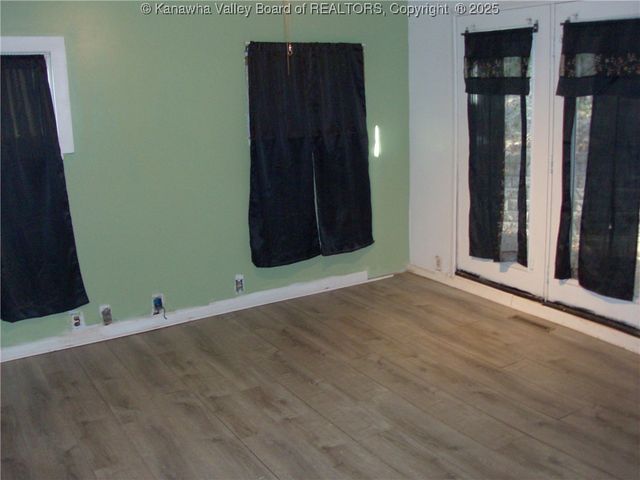 729 York Avenue, Charleston, WV 25387