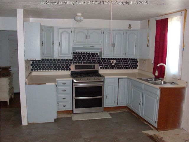 729 York Avenue, Charleston, WV 25387