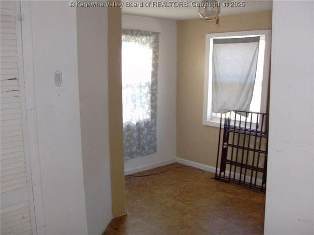 729 York Avenue, Charleston, WV 25387