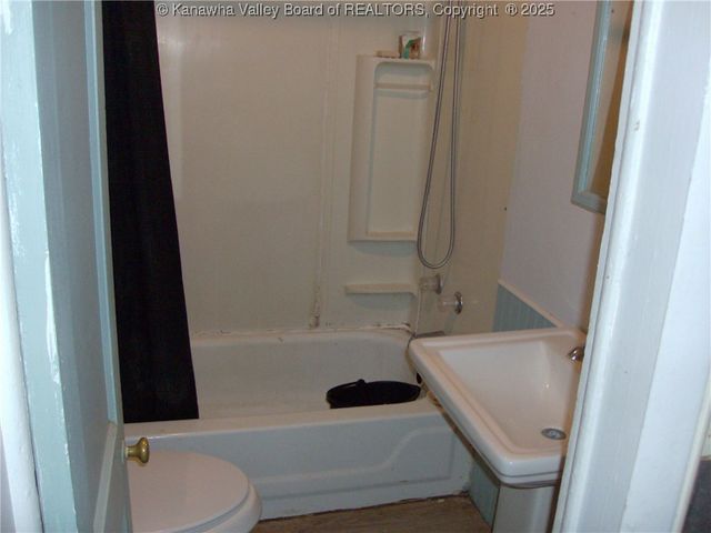 729 York Avenue, Charleston, WV 25387