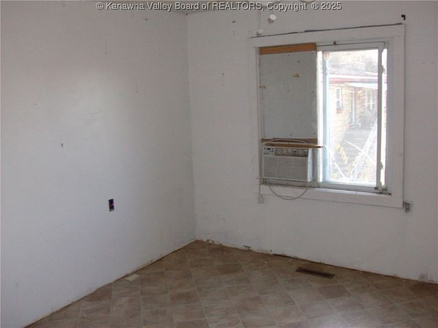 729 York Avenue, Charleston, WV 25387