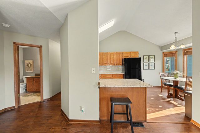 657 Georgetown Rd, Salina, KS 67401