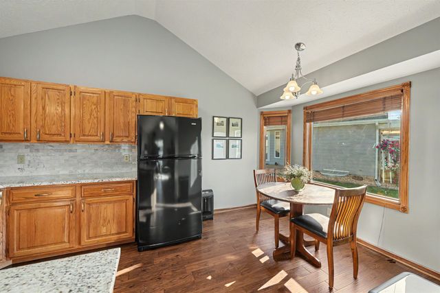 657 Georgetown Rd, Salina, KS 67401